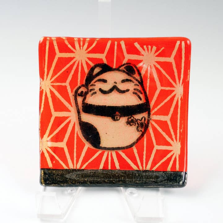 Kiku Handmade | Contemporary Fused Glass Home Goods - Wholesale Decorative Plate/Dish/Bowl - Maneki Neko "Lucky Cat" Fused Glass 4.5" Catch-all Dish2