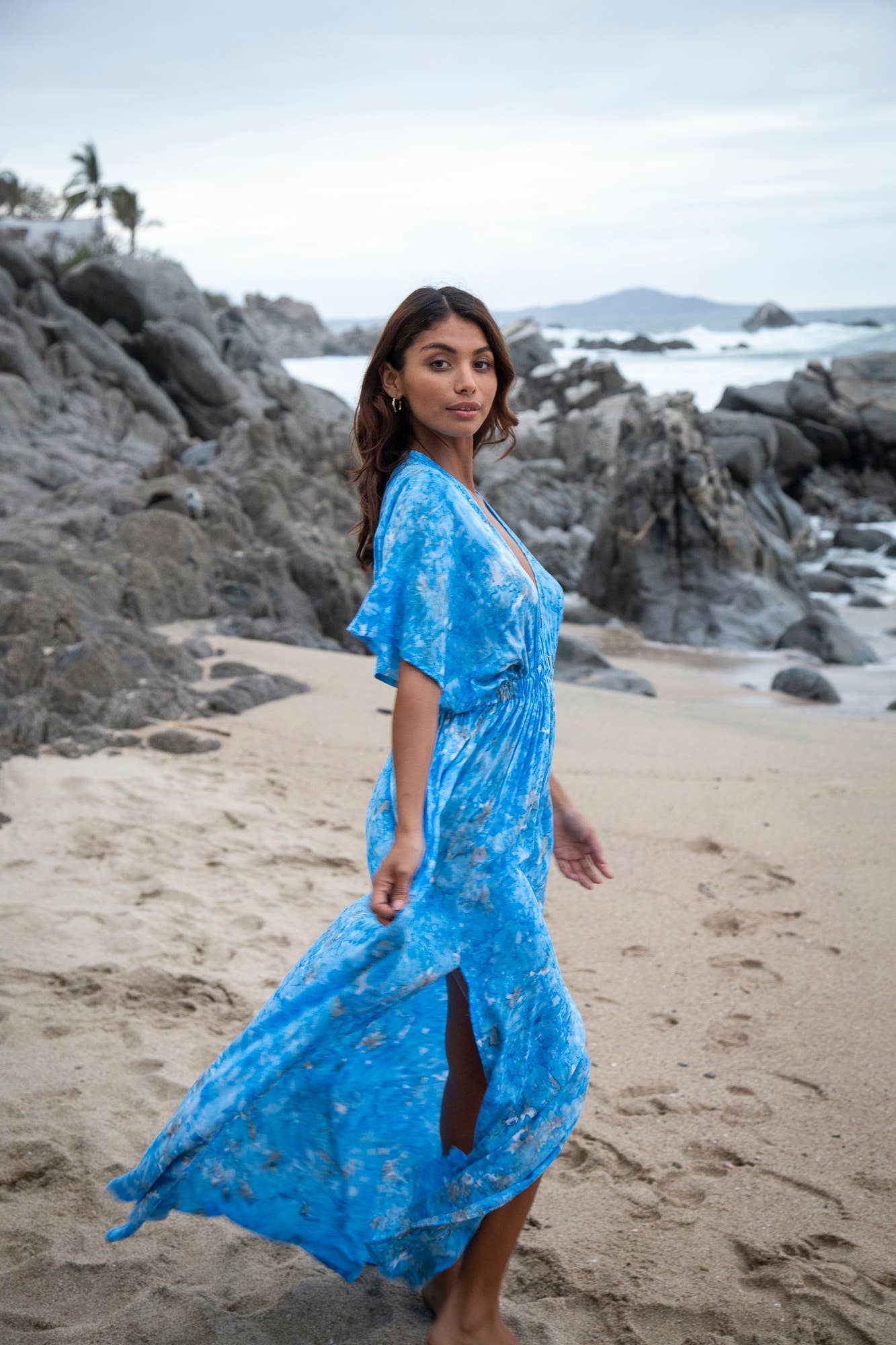 Elizabeth Taylor Blå Premium Sommarstrand Amy Kimono Maxi Klänning i Elizabeth Tayl för wholesale på Faire2