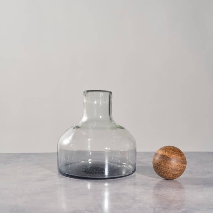 Sobremesa - Wholesale Decanter - Black Orlando Bottle/Decanter with Wood Topper1