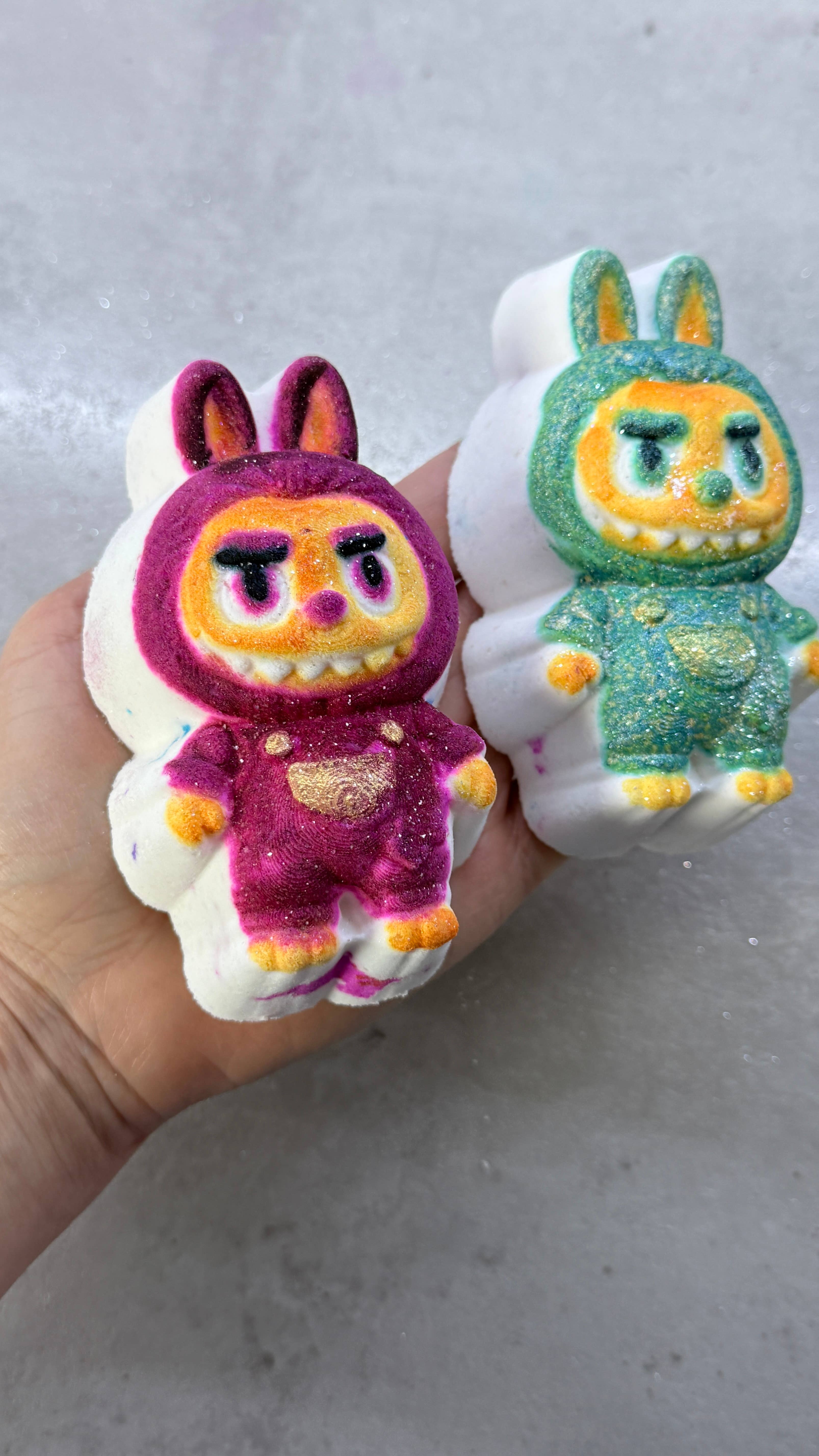 Unique creations soap company - Vente Bombe de bain/poudre effervescente pour le bain - Bombe de bain Lapin en colère6