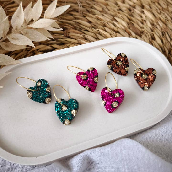 Créoles coeur Graou pailleté (couleur au choix) pour la vente par Les Noeuds de Maman