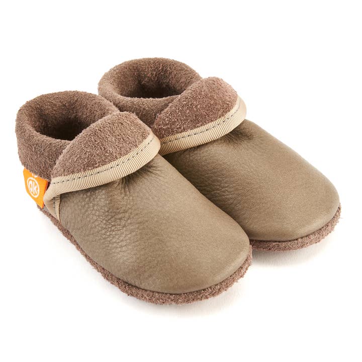 Chaussons beiges classiques pour enfants et autres tendances Résultats pour chausson en cuir bébé en vente B2B. Retours gratuits et paiement à 60 jours sur Faire sur Faire.