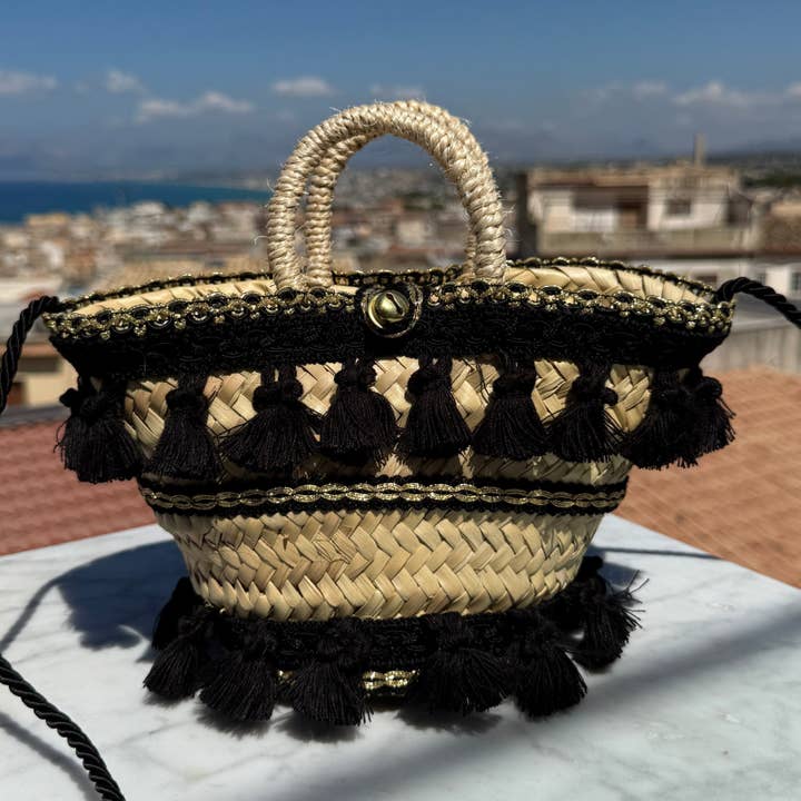 Pupidda Nera Francia Sicilian Coffa para venta al por mayor de Oriana Lamarca Designs