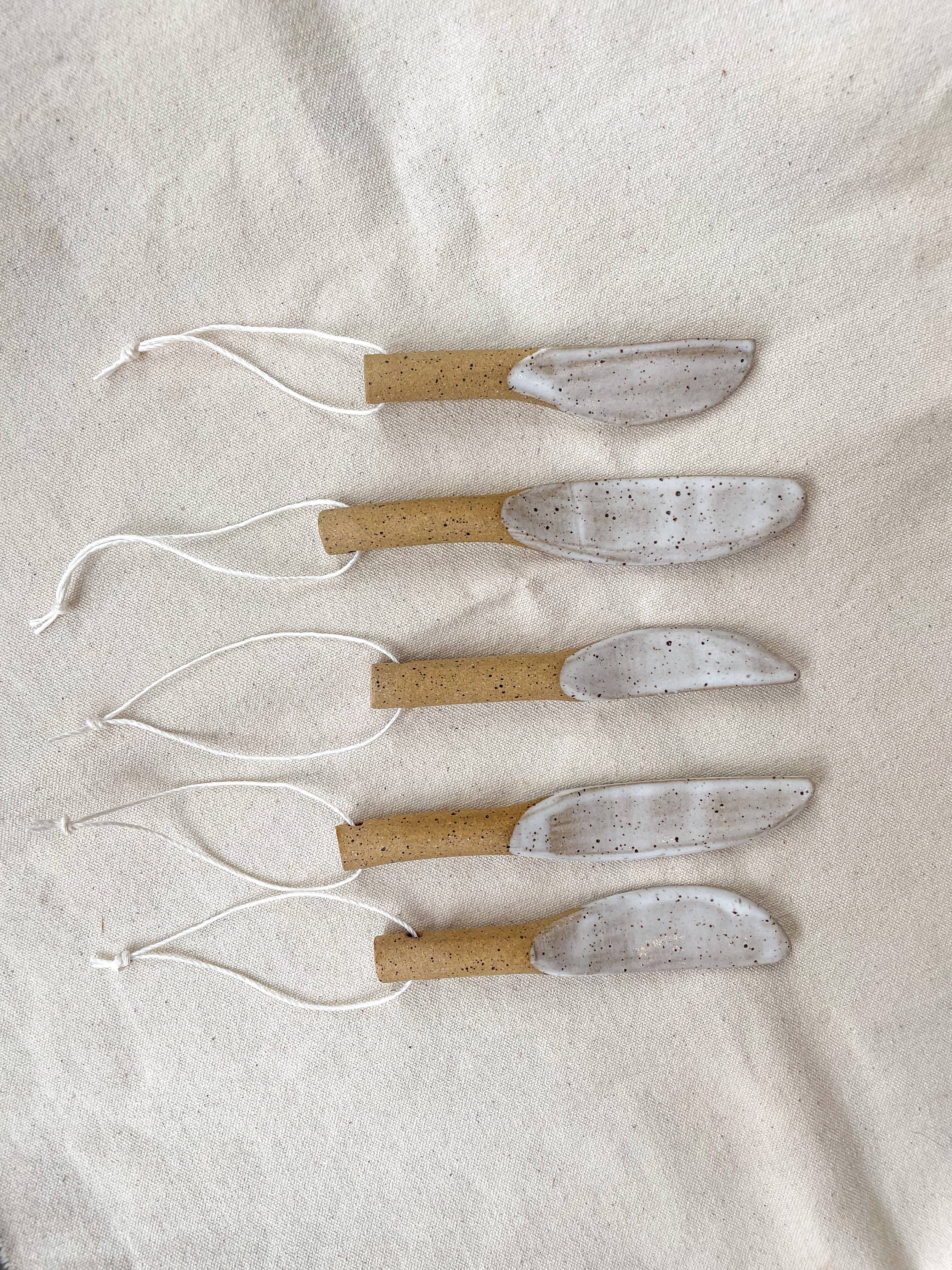 Kota Sky Studio - Vente Couteau - Couteau à beurre en céramique fait main2