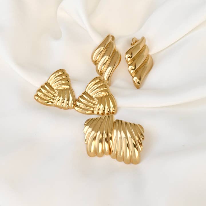 Blueyejewelry - Vendita all'ingrosso Orecchini pendenti - Orecchini Geometrici - Orecchini a Conchiglia Impermeabili con Creste10