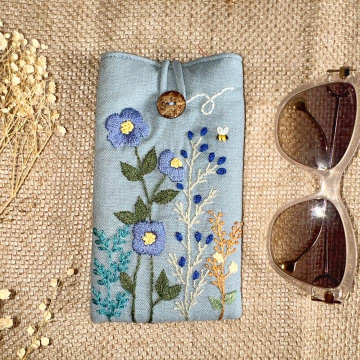 Quince Fables - Wholesale Eyewear Cases & Holders - Women's - Flower Embroidered Soft Linen Padded Glasses Case