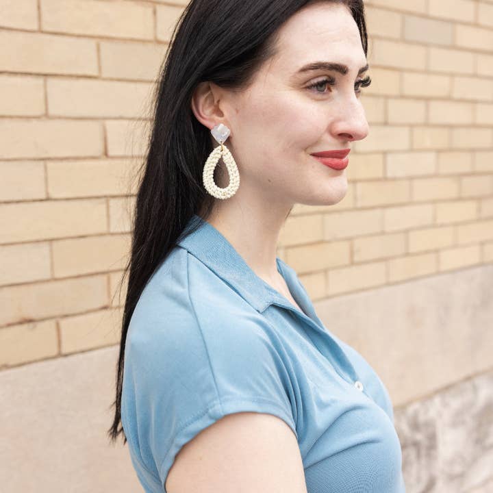 Spiffy & Splendid – wholesale Hängande örhängen – Malia-örhängen i lätt rotting – smycken för resortstil4