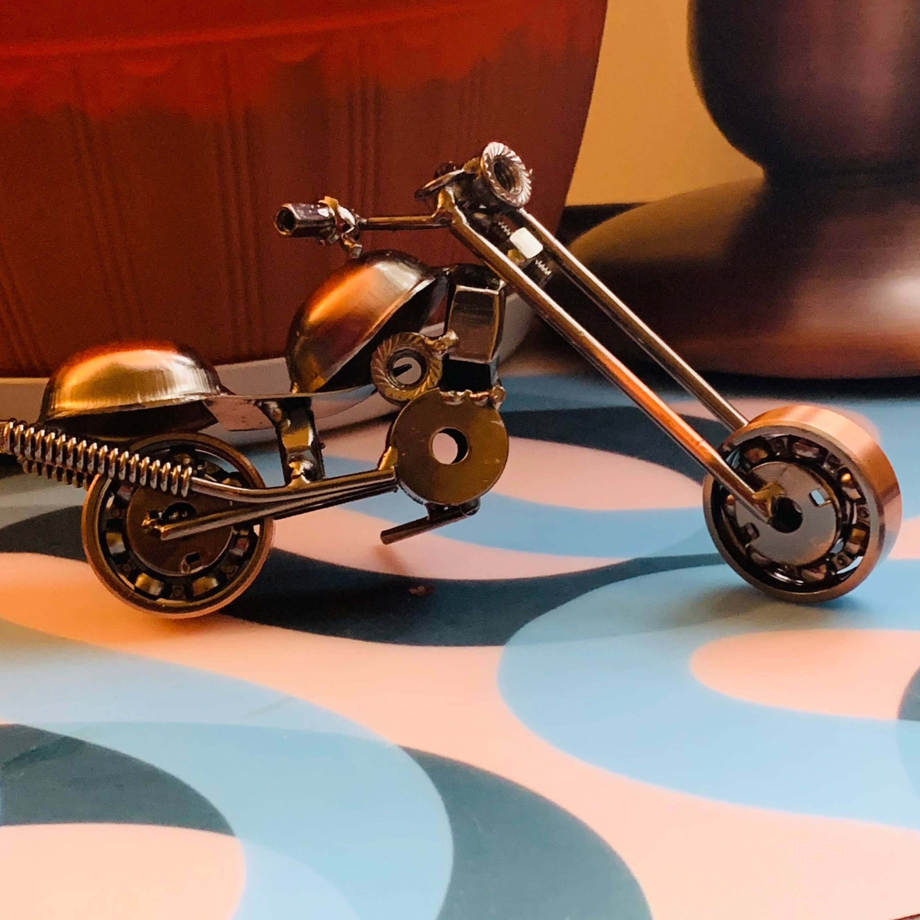 Magnifique Hearts - Wholesale Decorative Figurine - Upcycled Handmade Vintage Motorcycle Model, Retro Motor0