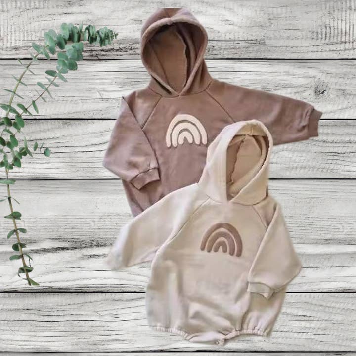 LIQUIDATION Combinaison à capuche arc-en-ciel unisexe marron et beige pour la vente par Rufflеѕ & Bоwtіеѕ - Affordable Boys & Girls Clothing