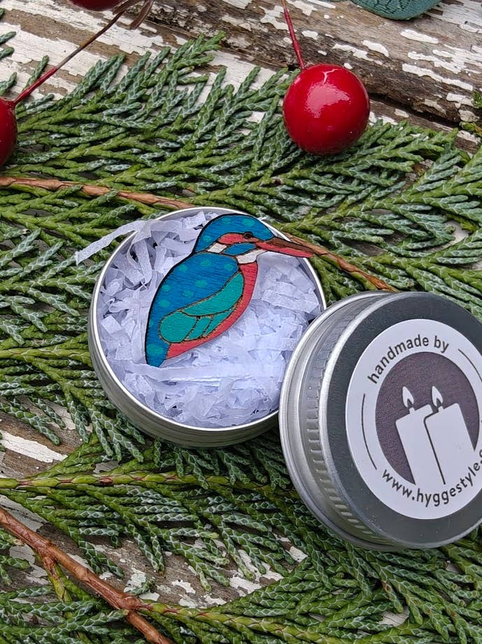 Handpainted Birch Kingfisher Bird Brooch Pin with Tin for wholesale by Hyggestyle