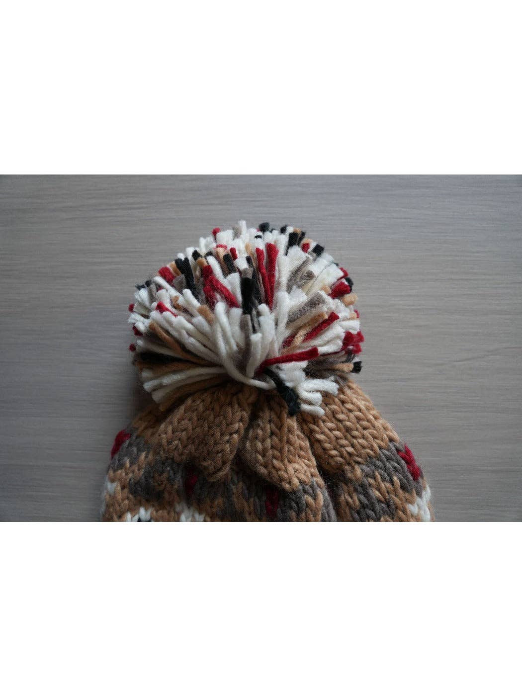 Funkyrel® Atzbranding Limited – Großhandel Beanie – Damen – Haila - Winterstrickmütze mit buntem Bommel5