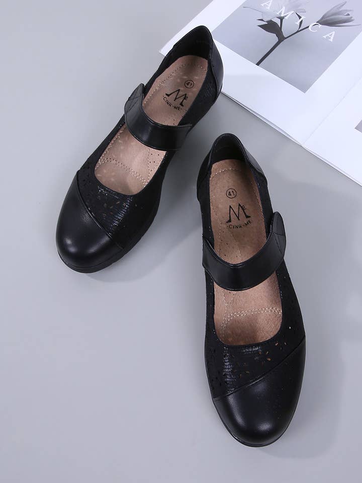 BELLICY / Cink-me - Wholesale Sandals - Women's - Perforated floral pattern sandals in faux leather and b, DM890-1