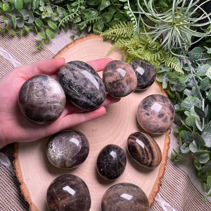 Copper Ashes – wholesale Spiritual stone/crystal – Black Moonstone Palm Stone