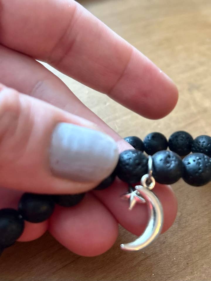 Braccialetto con diffusore di lava per aromaterapia + set di olio - Lavanda per la vendita all'ingrosso da parte di Full Moon Blends