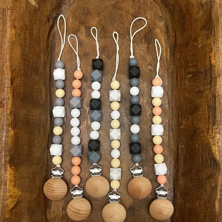 Clip per ciuccio bambino per la vendita all'ingrosso da parte di Canopy Road Collection