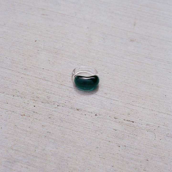 Amigas Studio – Anel de banda por atacado – Isabella Esmeralda1