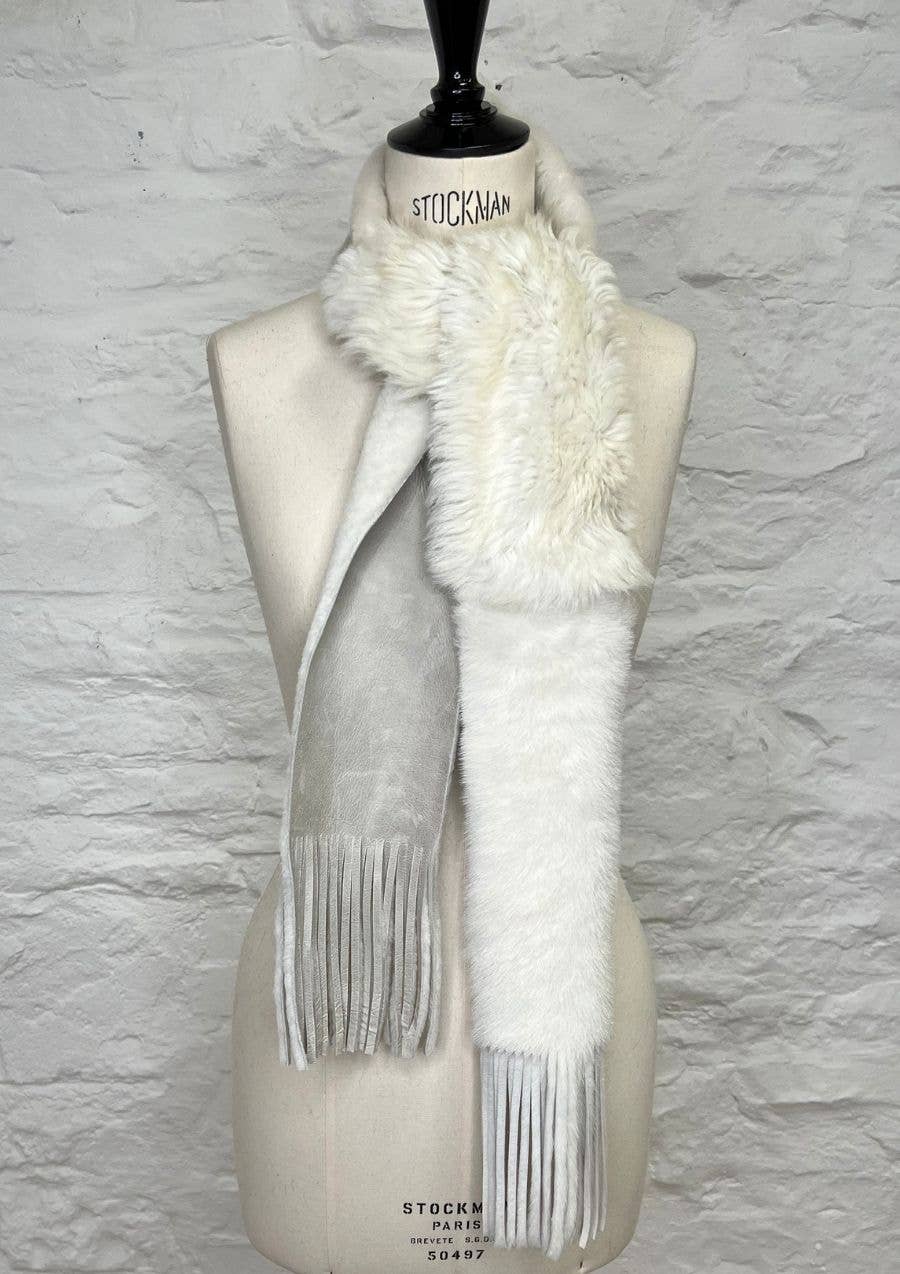 Owen Barry Ltd - Venta al por mayor Bufanda - Mujer - Bufanda de piel de oveja con flecos múltiples | Bufanda Rosie1