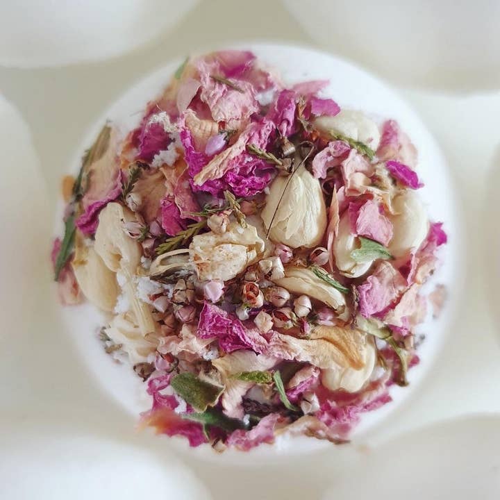 The Eden Collections - Wholesale Bath Bomb/Fizz - Posy Secret Bath Bomb with hidden message inside 120g0