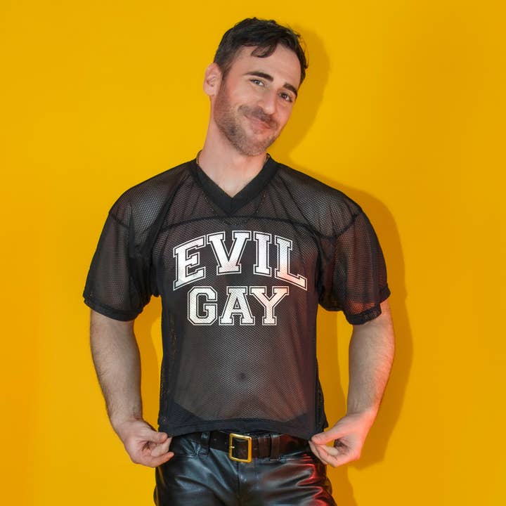 Peachy Kings / Kweer Cards – T-shirt estampada - Unissexo por atacado – Camisola de Futebol em Malha “EVIL GAY”1