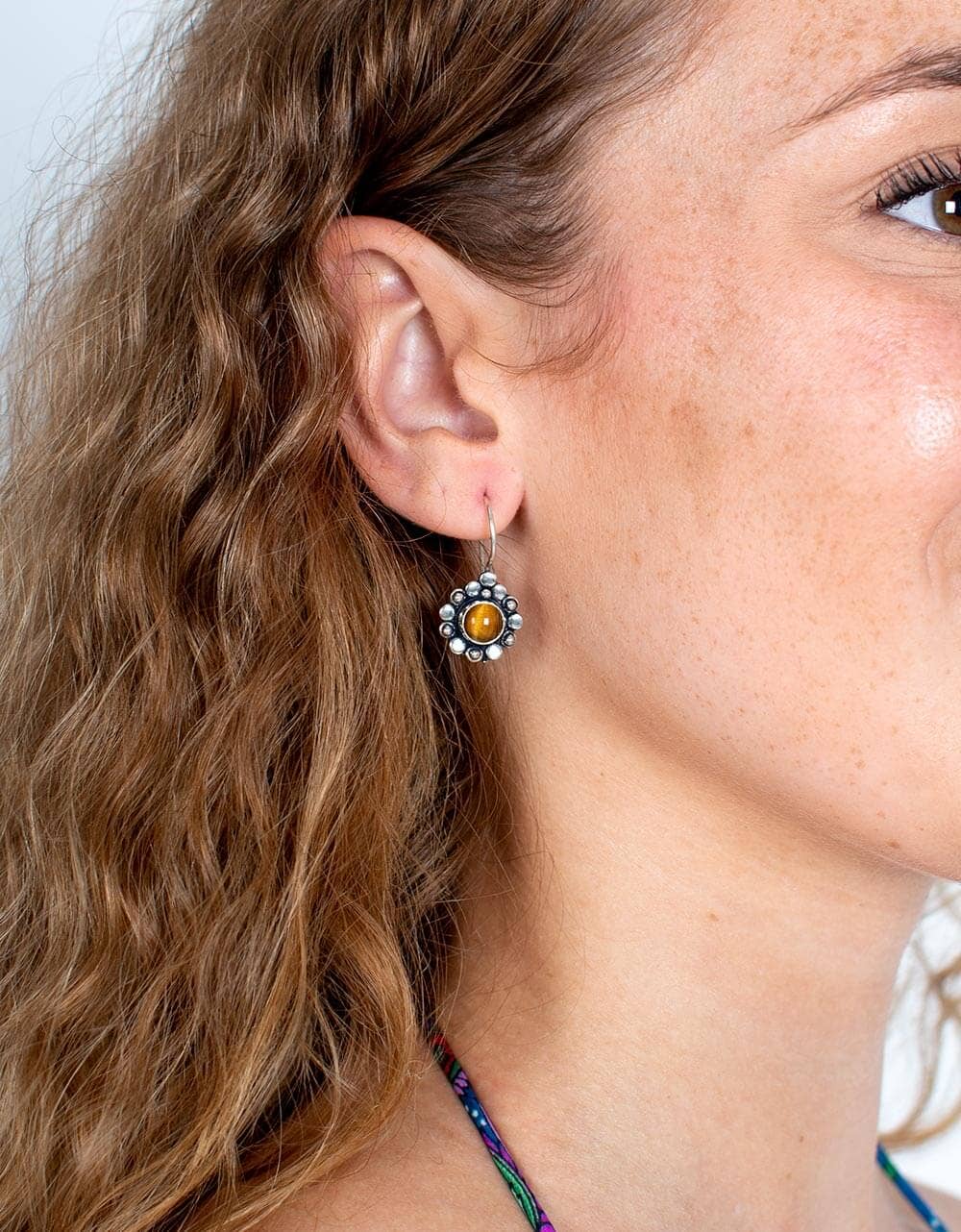 Kimago Look - Wholesale Dangle Earrings - Floral earrings with handcrafted stone | Kimago1