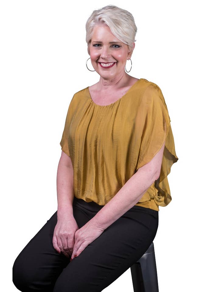 TINA Stephens Italy/Tees By Tina – Engroshandel Bluse - Dame – Aurora Flutter Fly Sleeve Silke Top m/Band Bund (BSS202)15