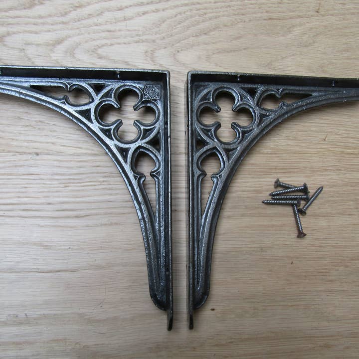 Par de soportes góticos para repisa de 7 pulgadas, hierro antiguo para venta al por mayor de IronmongeryWorld