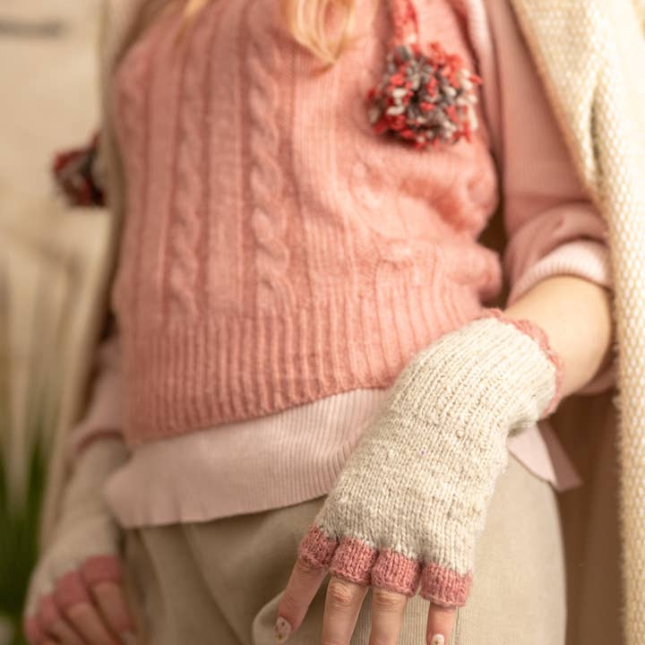 Buno Behen - Vente Gants – femme - Gants en laine teinte naturellement faits main (taille S à L)3