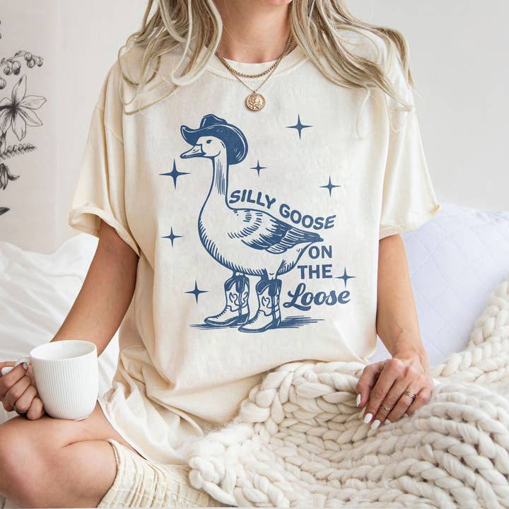 TheKingShirt - Wholesale Screen Printed T-Shirt - Women's - Comfort Colors Silly Goose On The Loose Funny Western Tee0