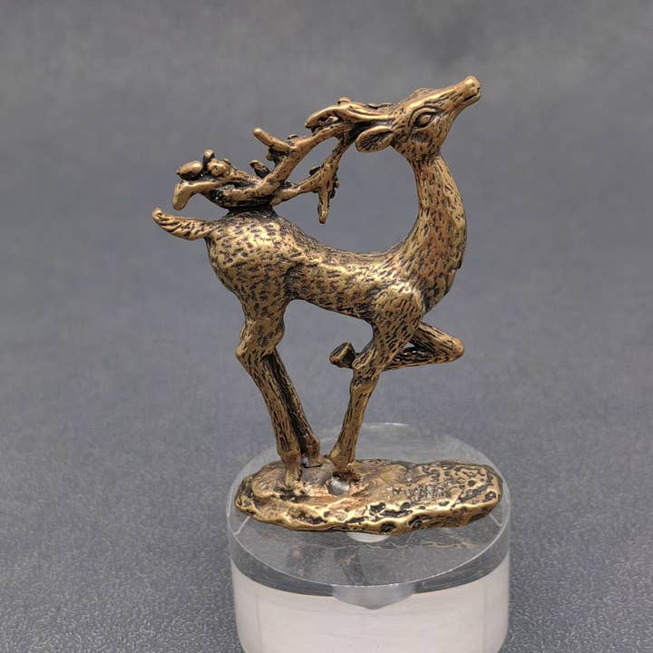 Mio Queena - Wholesale Decorative Figurine - Brass Deer Desktop Ornaments Decoration1