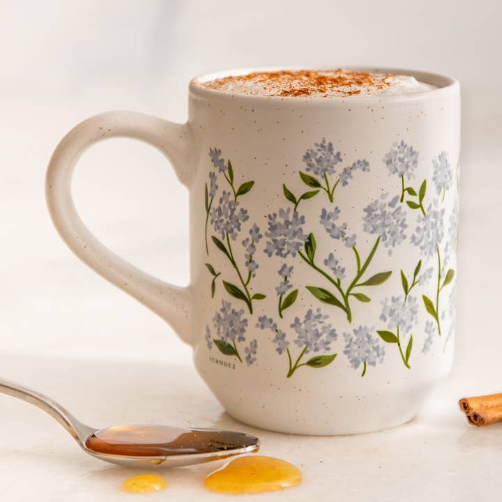 Tazza con ortensie per la vendita all'ingrosso da parte di 1canoe2 | One Canoe Two Paper Co.