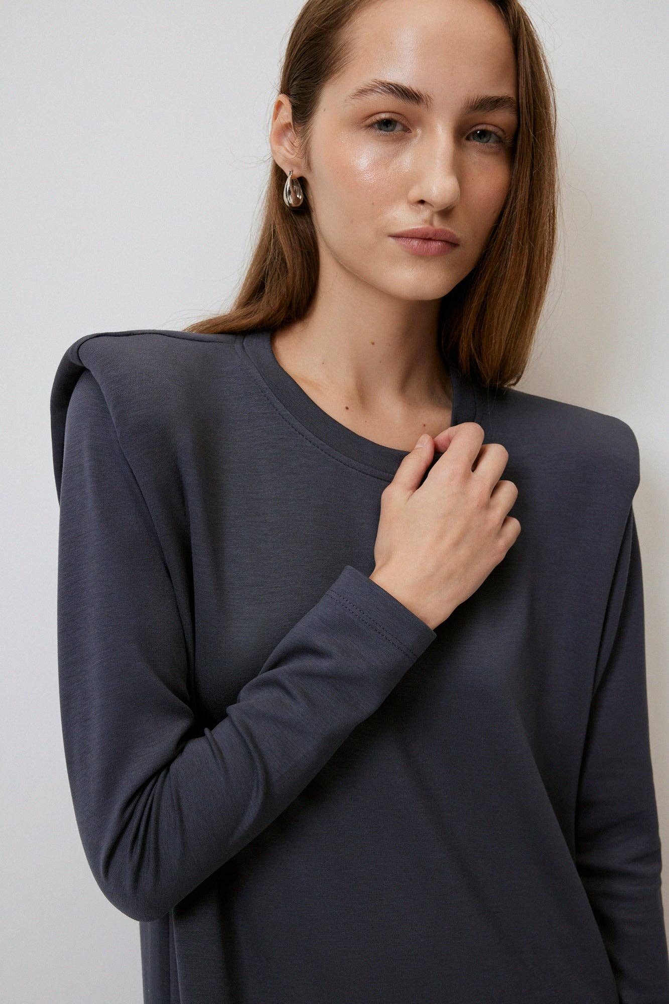 anthrazit GEPOLSTERTES BASIC STRICKKLEID für den Großhandel auf Faire2