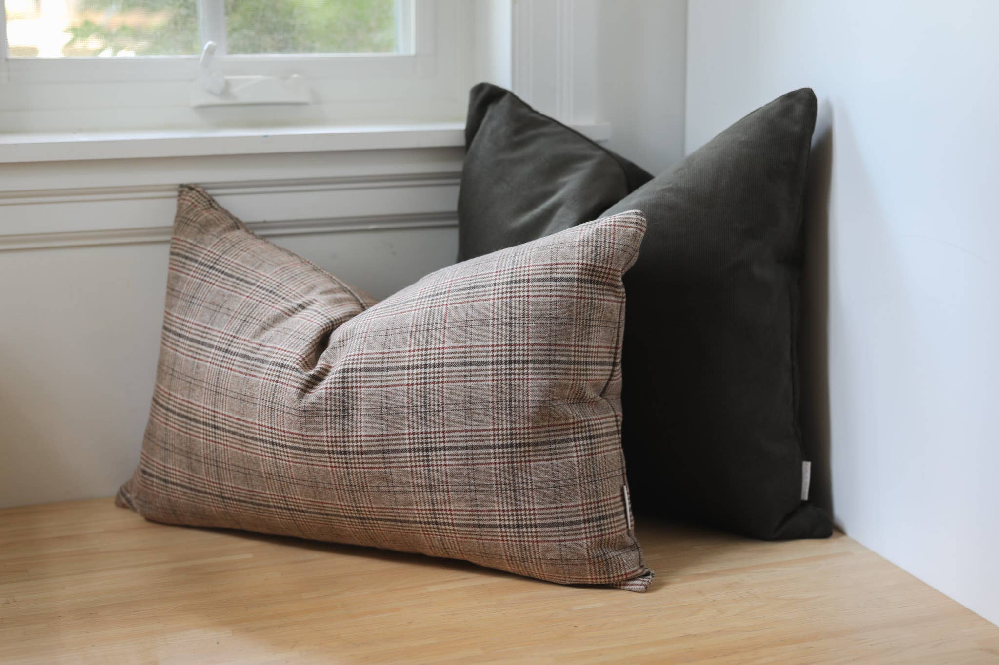 Rug & Weave - Wholesale Throw/Decorative Pillow - FIONA Pillow5