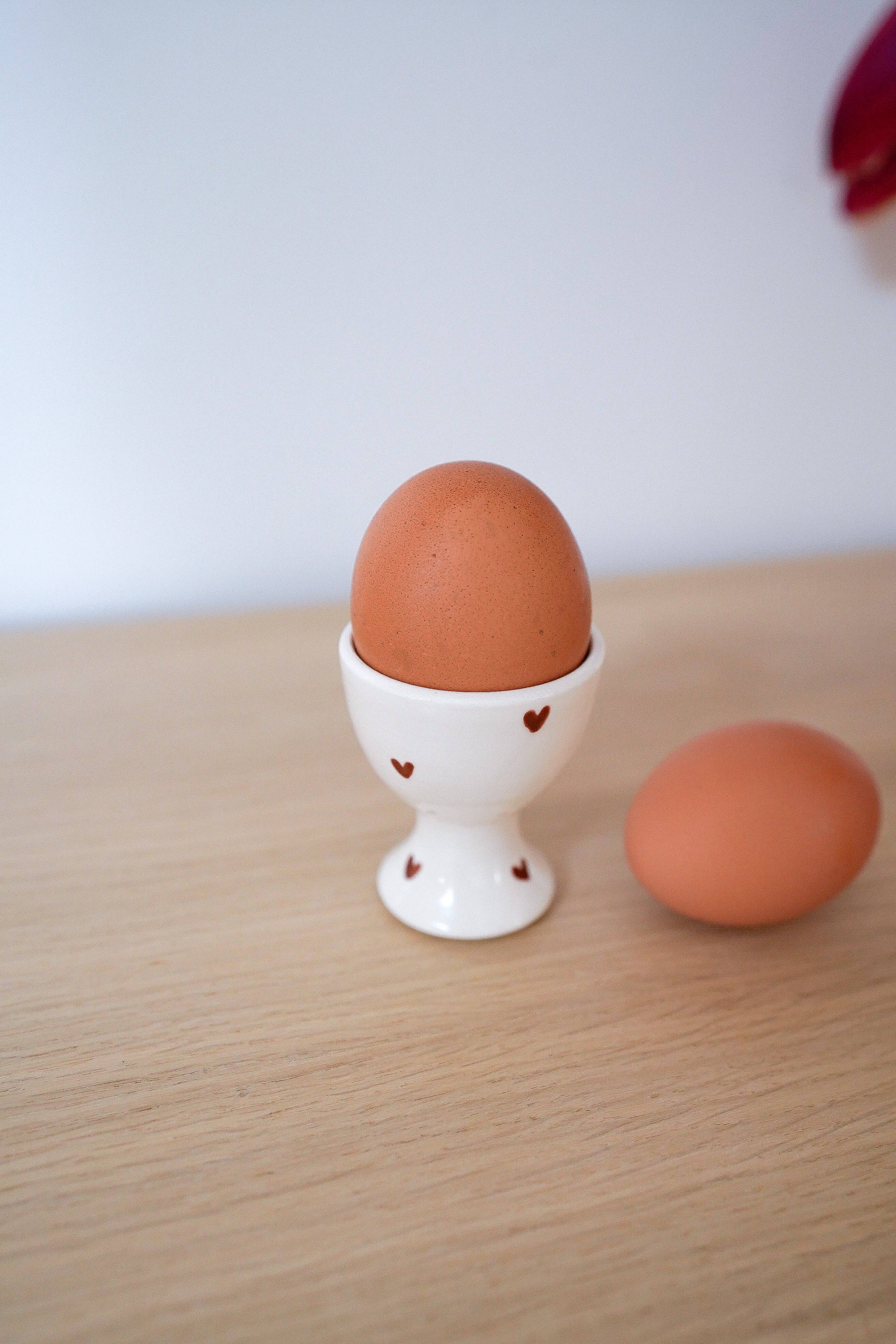 Sunday's and co - Wholesale Kitchen Utensil Set - Ceramic egg holder 3