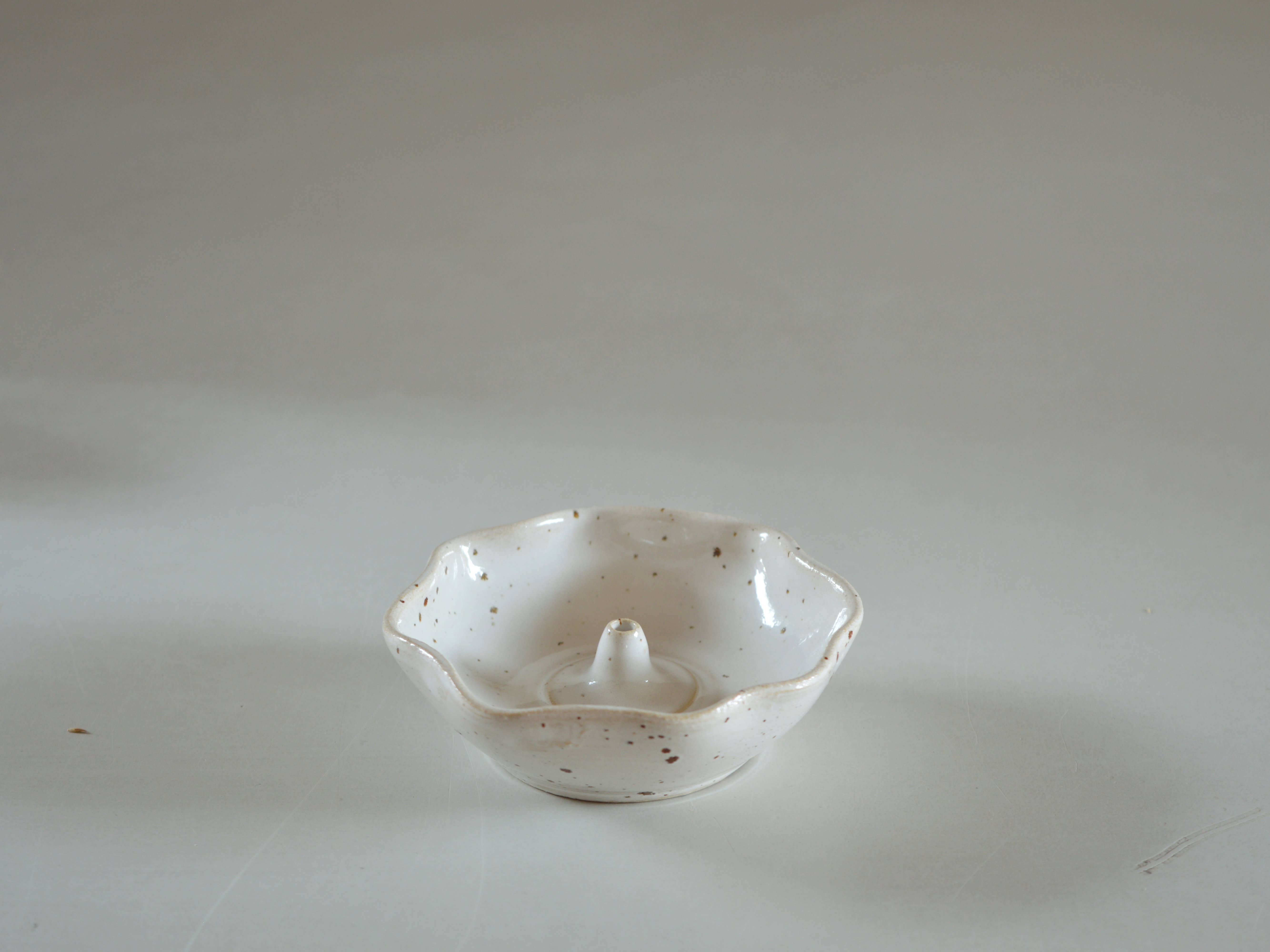 Karolina Bednorz Ceramics - Vente Porte-encens - Porte-encens en céramique NUDE artisanal d’Italie, formes uniques7