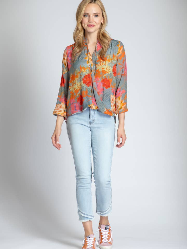 Boho bloemenprint - Gekruiste top met kwastje voor wholesale door APNY