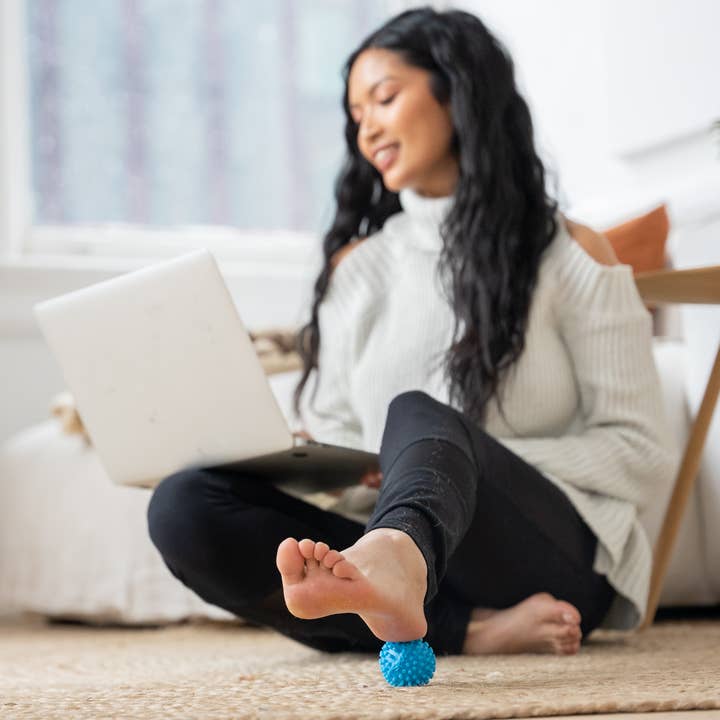 Spoonk Space Inc. - Wholesale Stress Relief Ball/Dough - Acupressure Groove Ball box (9 Balls)3