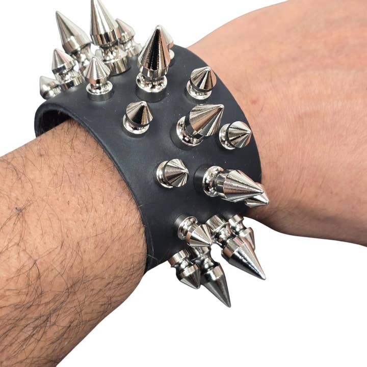 BC171 3 RÆKKE 22 STK 1" & 1/2" TRÆSPIKE SPÆNDE ARMBÅND for engroshandel hos Funk Plus