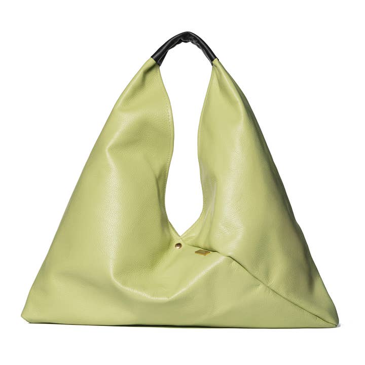 Sophie - Mocassim artesanal em couro preto macio com detalhe prateado por atacado de Civico 93-Pulicati