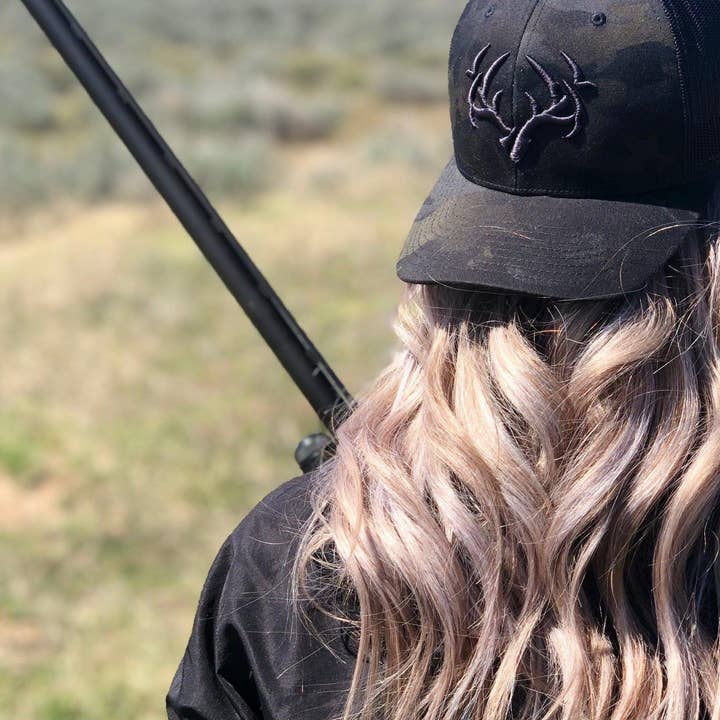 Rak•Adx Hunting Apparel – Großhandel Trucker-Cap – Unisex – SPIKE HUTSCHACHTEL - 12 MONATE VORAUSBEZAHLT
