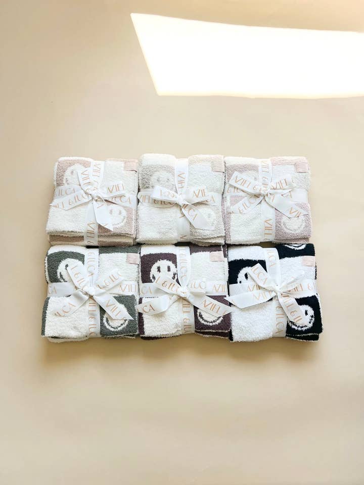 Aziel & Luca - Wholesale Bedding Blanket - Kids & Baby - Smiley Checker Blanket