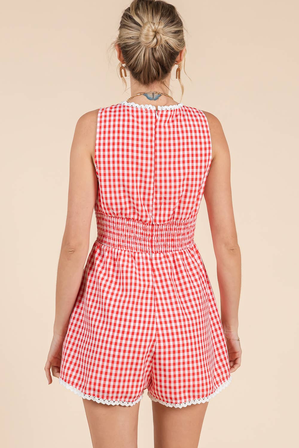 BABY PINK – Großhandel Romper – Damen – Gingham-bedruckter Strampler mit Spitzenbesatz.33