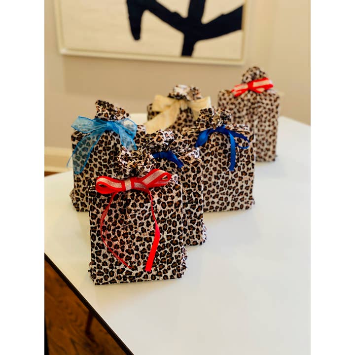 Wrapeez - Wholesale Flat Wrap - Leopard Reusable Stretch Fabric Gift Wrap - Size Medium5