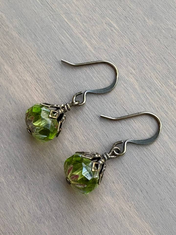 Aardse Schoonheid Oorbellen In Lentegroen voor wholesale door Twist Style