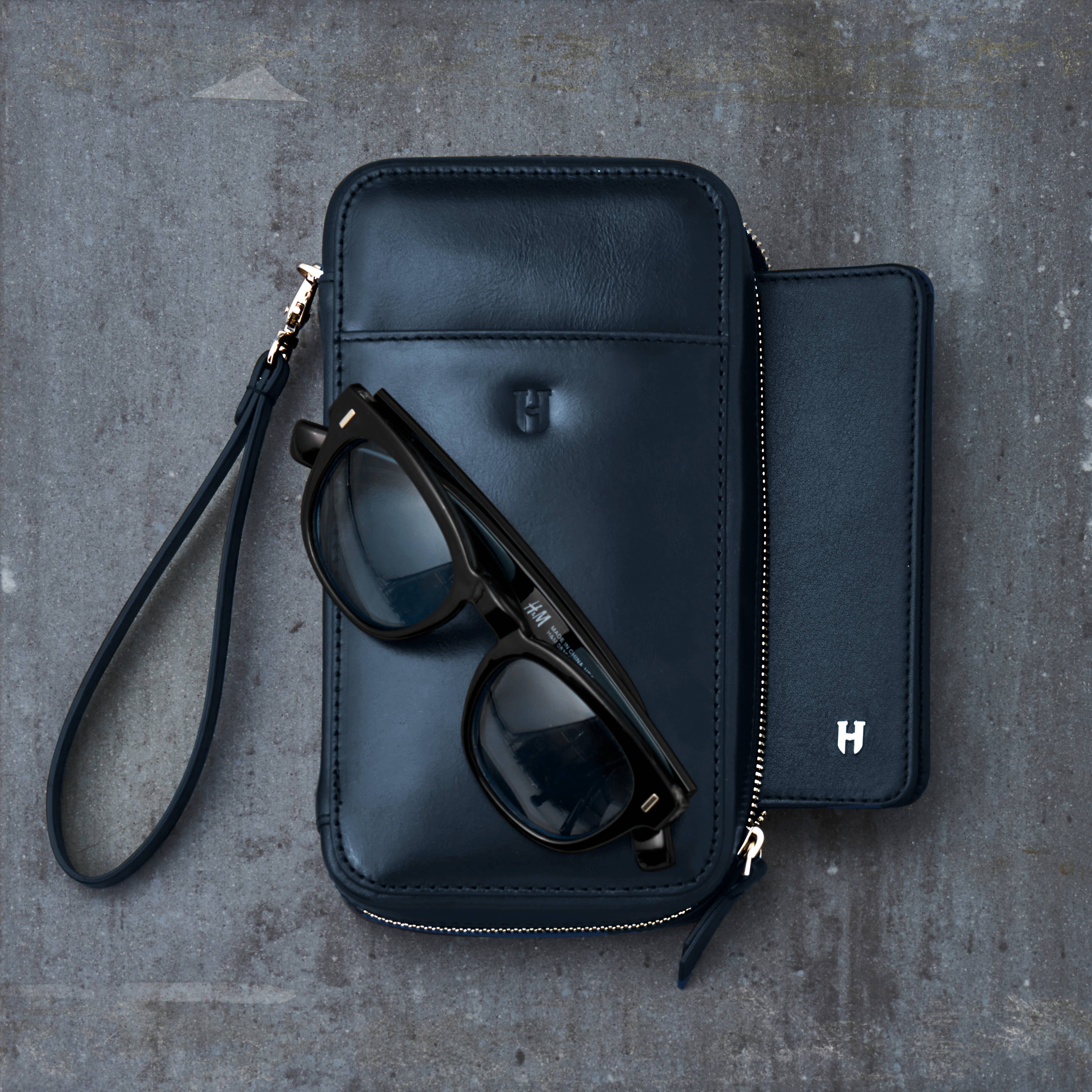 HELMBROOK London - Wholesale Crossbody Bag - Men's - Carlyle Handcrafted Leather Handbag15