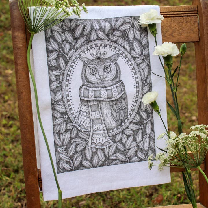 Mr. Ichabod | Torchon Winter Owl pour la vente par Mackenzie Myrick Studio