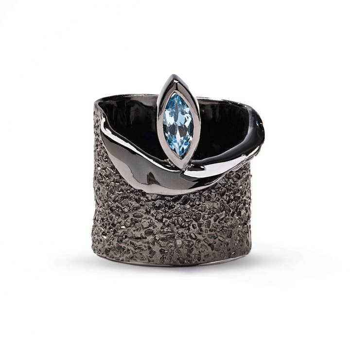 Eartha Iconische Ontwerp Blauwe Topaas Zilveren Ring in Zwart Rhodium voor wholesale door German Kabirski