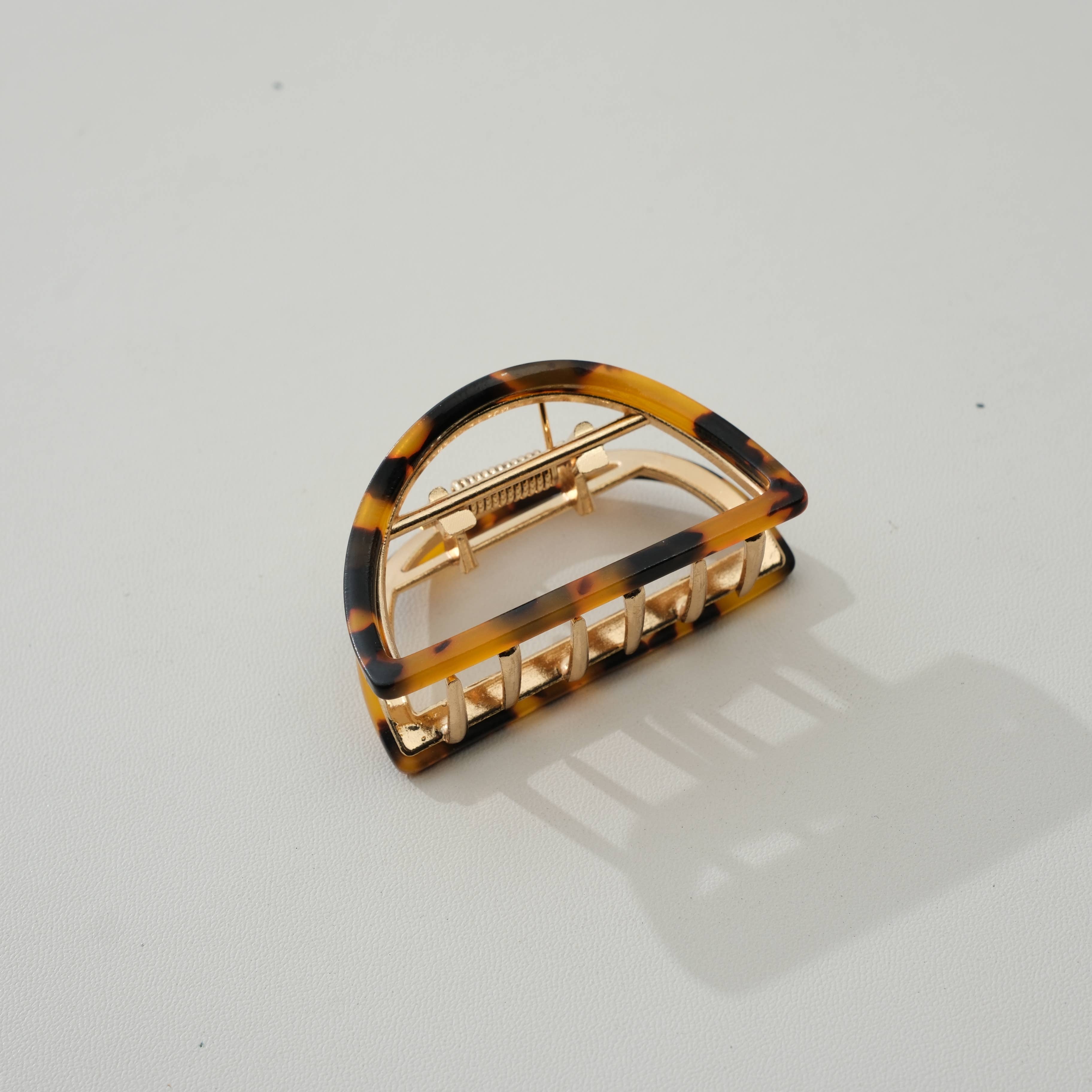 Adorro - Wholesale Hair Clip - Women's - Rosalie Core Classic Half Moon Metal Claw Clip - Small1