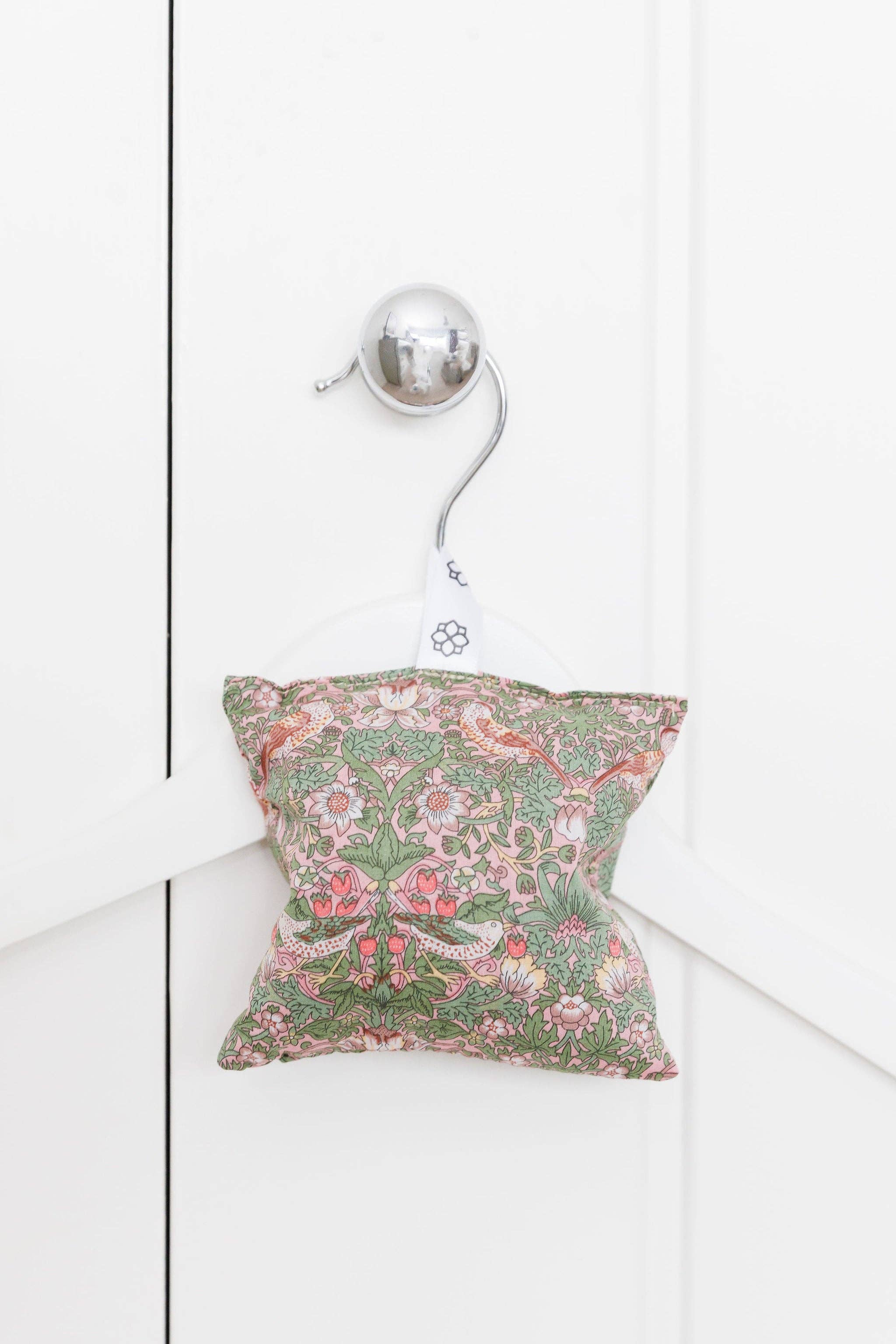 Spritz Wellness – wholesale Sachet – Lavender Sachets - Strawberry Thief4