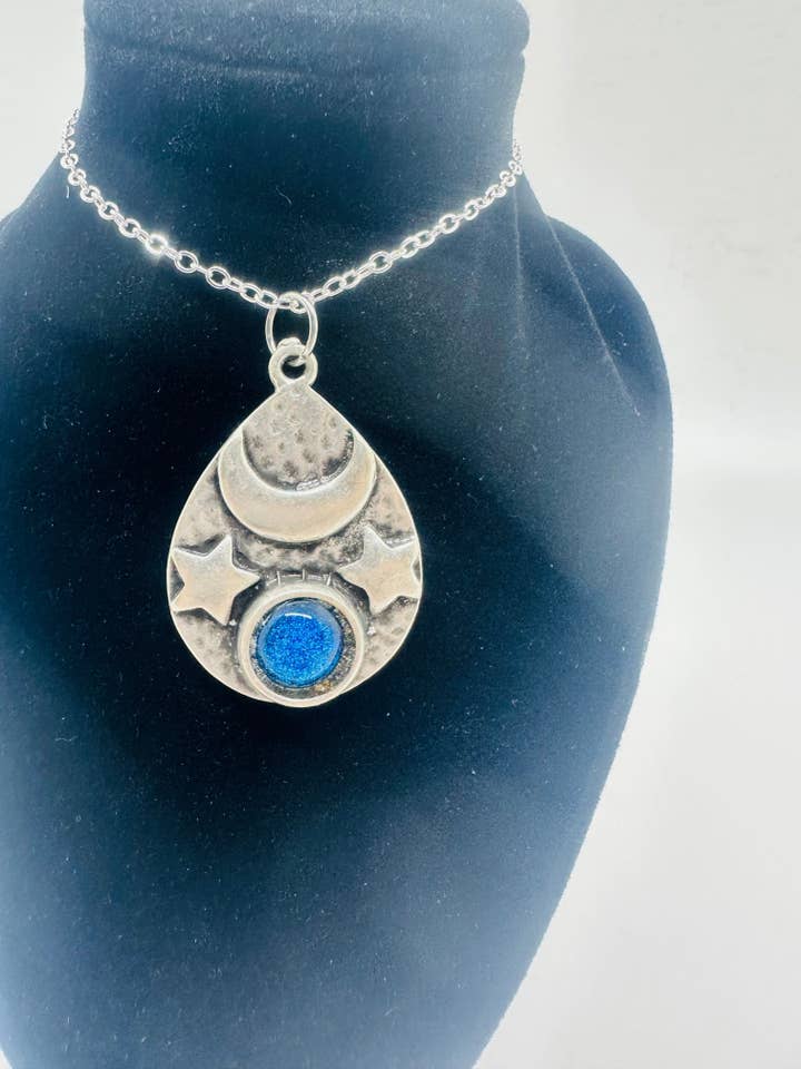 Collar Luna y Estrellas para venta al por mayor de Ally Glass Studio