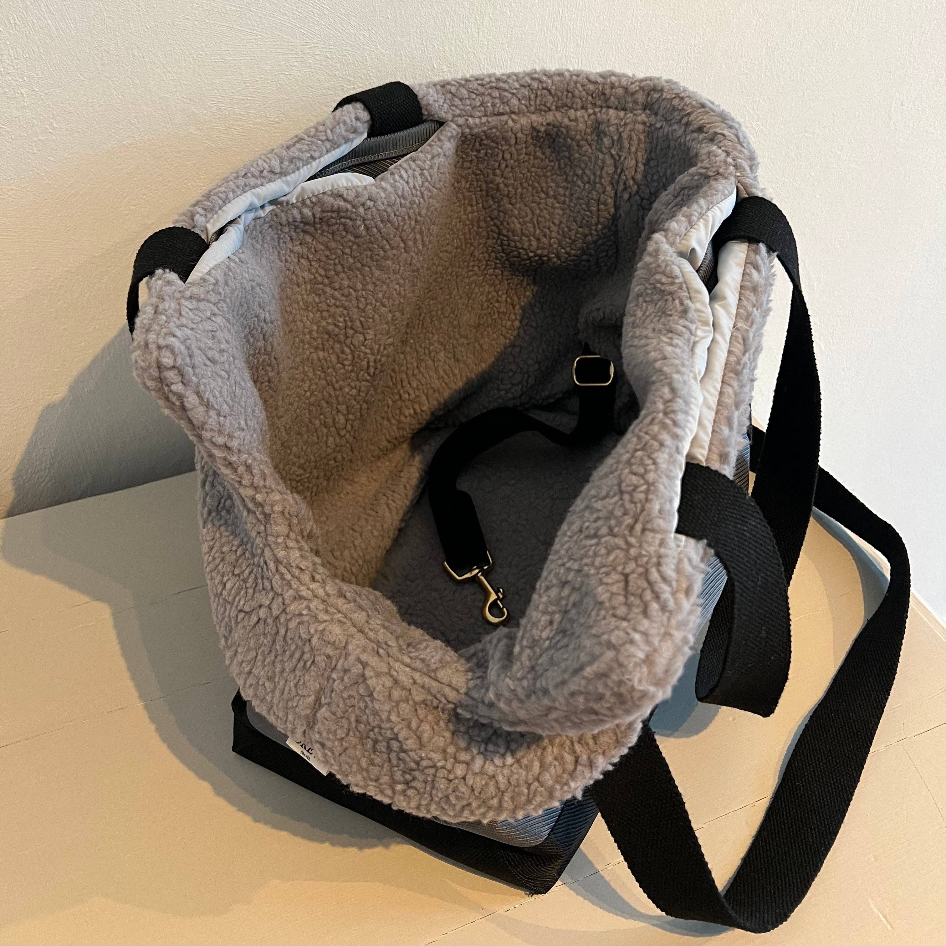 DrewsDogwear - Wholesale Pet Carrier - Dog - Otis // Sporty dog bag with soft inner lining in teddy fleece3